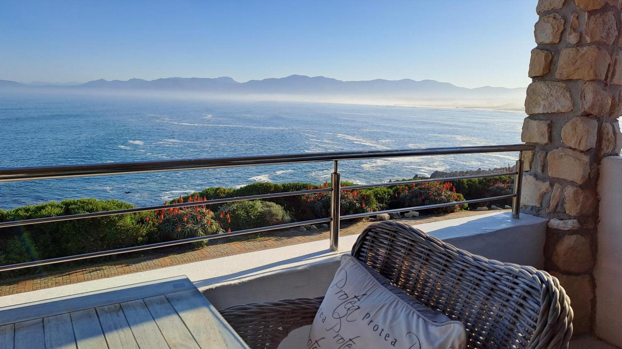Kleinzee Oceanfront Guesthouse Gansbaai Εξωτερικό φωτογραφία
