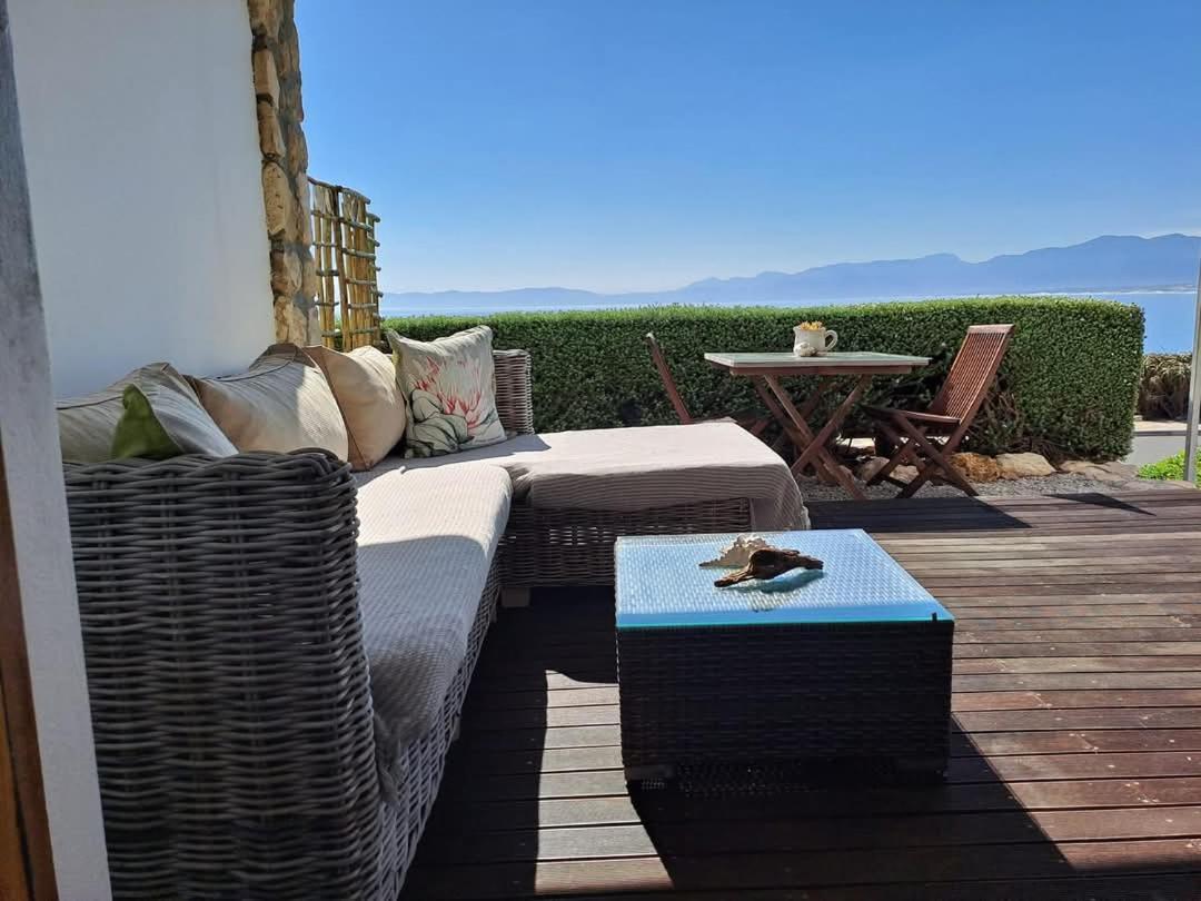 Kleinzee Oceanfront Guesthouse Gansbaai Εξωτερικό φωτογραφία